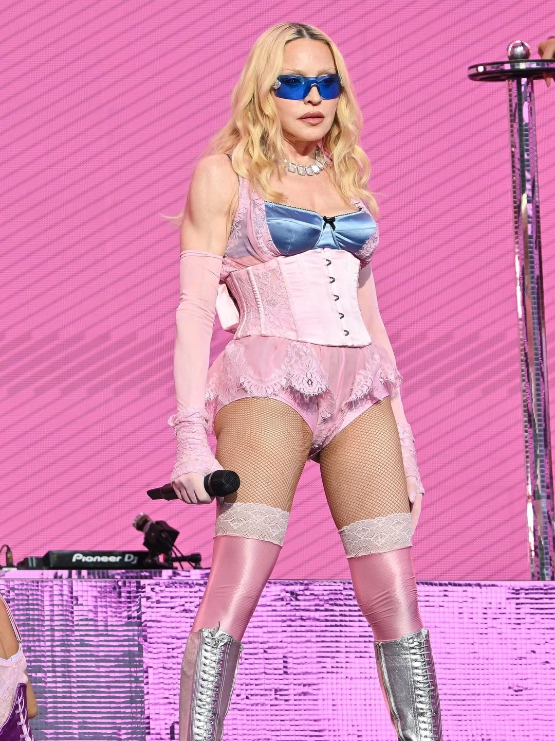 Madonna Times Square Surprise - null